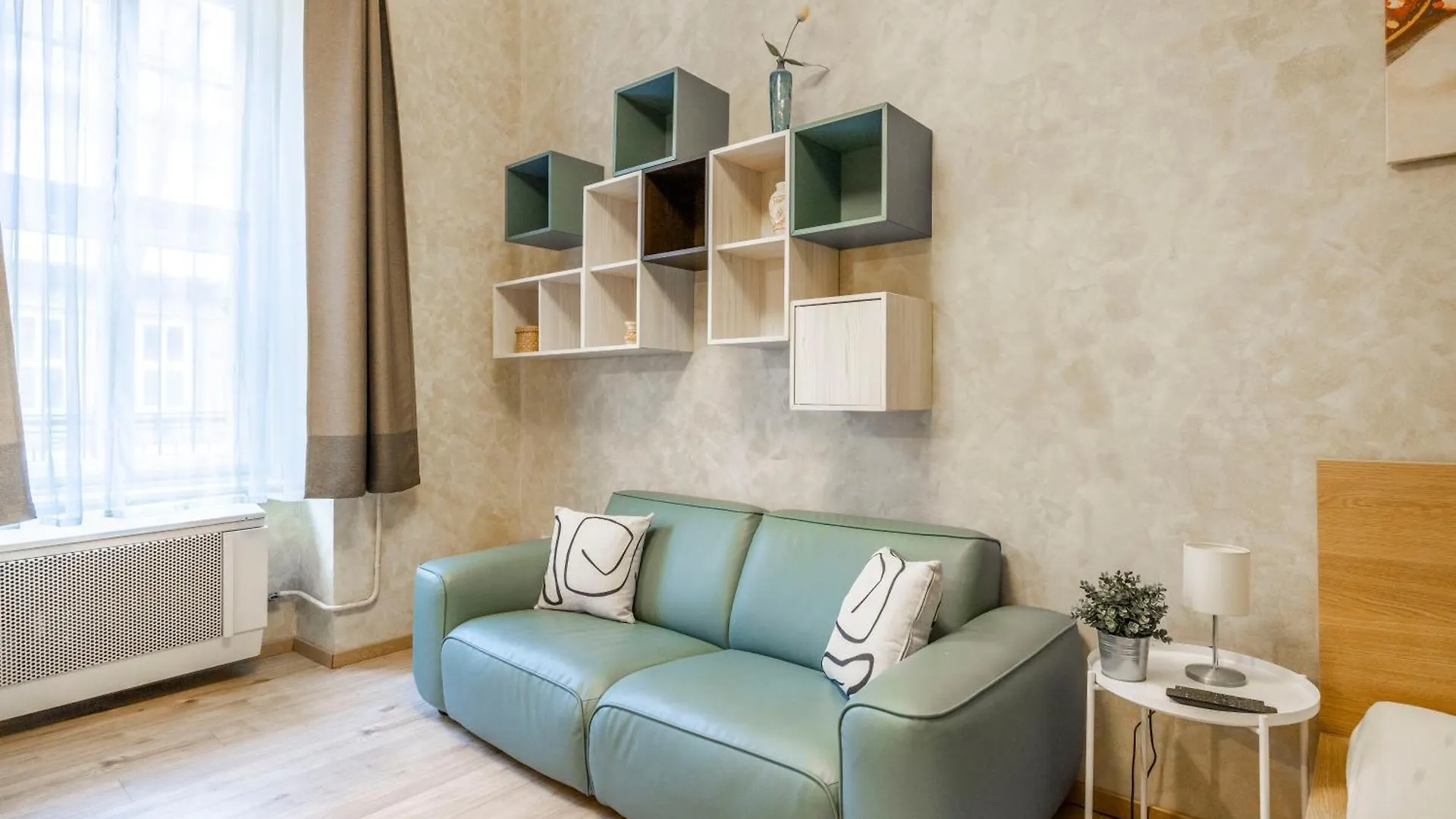 Deluxe N' Cozy City Center 2Bedrm Suite Budapest Hungary