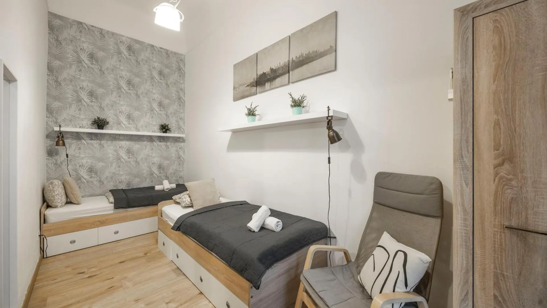 Deluxe N' Cozy City Center 2Bedrm Suite Budapest Apartment